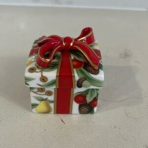 RARE!!  RETIRED Vintage Tiffany & Co Holiday ORNAMENT. Tiffany Holiday.